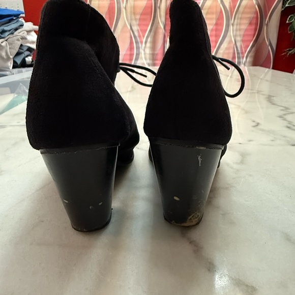 Elegant Black Women's Ankle Boots - Picture 4 of 7